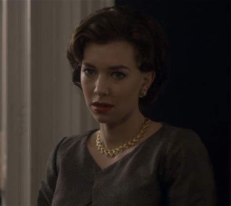 Vanessa Kirby “The Crown” | Vanessa kirby the crown, The crown series ...