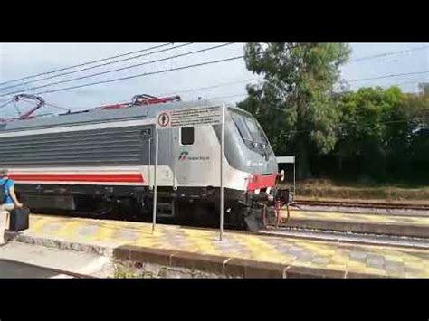 Treno Intercity Taranto Roma Termini In Arrivo Alla Stazione Di Eboli