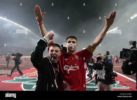 Steven Gerrard Fans After Win Champions League Final 2005 Istambul