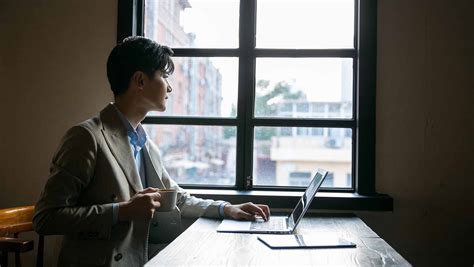 Office Workers: Quietly Changing