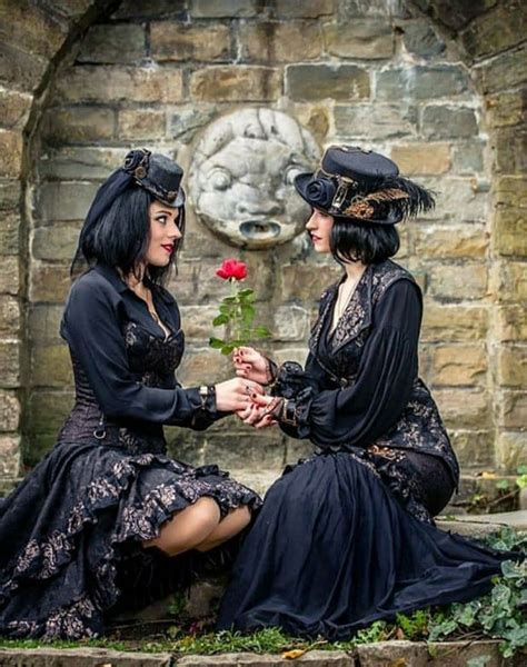 Pin By Josie Flores On Steampunk Couture Steampunk Couture Fashion