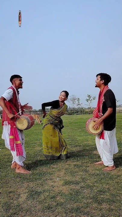 Bihute Boliya Mon Bihu Dance Shorts By Swapnil Anupom And Ruma বিহু নাচ ঢোলবাদন Bihu