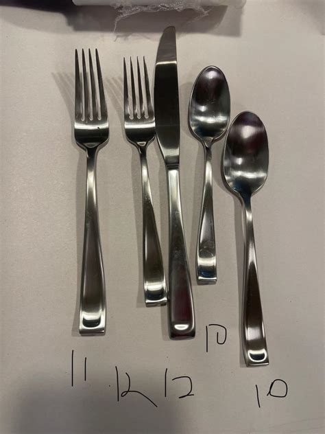 oneida silverware set   estatesalesorg