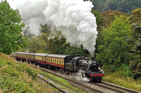 Train Wallpaper 4K