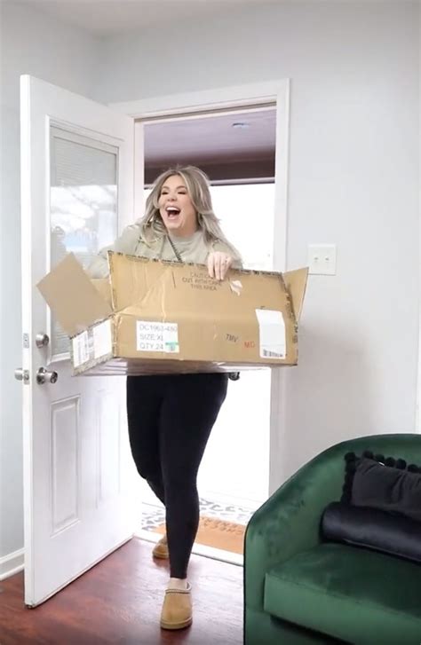 Teen Mom Kailyn Lowry Shows Off Her Curves In A Top And Tight Leggings In New Video After ‘giving