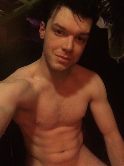 Shameless Cameron Monaghan Naked Sauna Snaps Will Make You Sweat