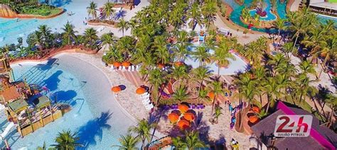 PARQUE AQUÁTICO HOT BEACH completa hoje 28 de Junho cinco anos de sucesso e muitas alegrias