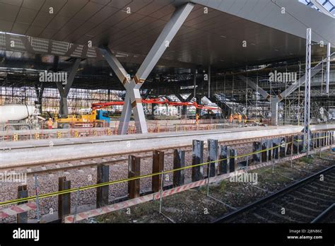 Obras de modernización en plataformas de Warszawa Zachodnia Estación