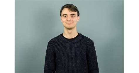 22-годишният Божидар не е стъпвал в училище, но преподава програмиране