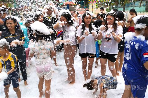 Wisata Ke Kolam Renang Legendaris Karang Setra Waterland Foto 3