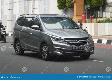 Wuling Cortez LT editorial photo. Image of sumatra, drive - 279514461