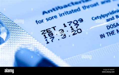 Expiry date label hi-res stock photography and images - Alamy