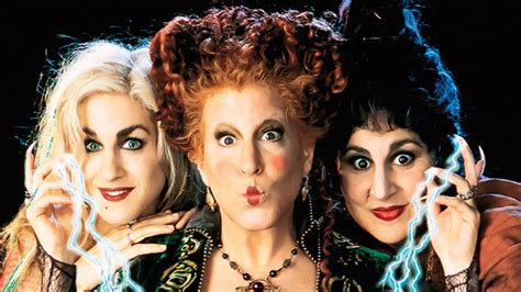 ‘hocus Pocus Cast Reunion Photo Bette Midler Shares First Look