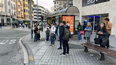 Las Villavesas Arrancan El Servicio Con Ligeros Retrasos En La