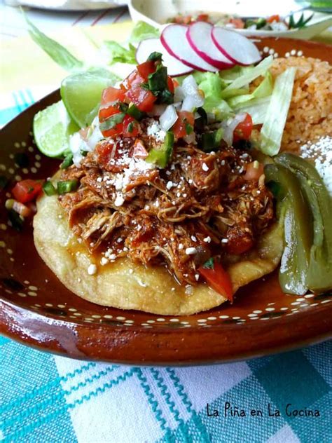 Tinga De Res Shredded Beef In A Chipotle Salsa La Piña En La Cocina