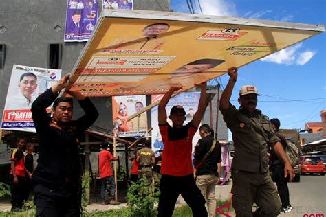 Bawaslu Sleman Pertegas Aturan Pemasangan Bendera Parpol ANTARA News