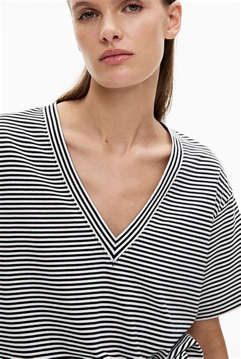 Black Stripe V Neck T Shirt Women S Short Sleeve Tops Witchery