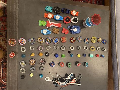 Beyblades Huge Lot Used 31 Bursts And 10metal Beyblades Launchers