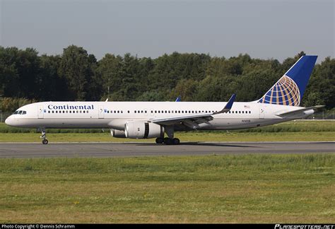 N Continental Airlines Boeing Wl Photo By Dennis Schramm