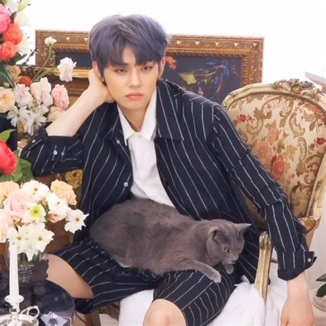 Yeonjun Cat and Dog