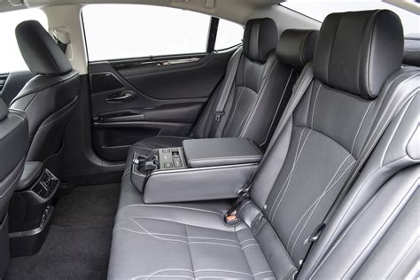 Lexus Es 300h Practicality And Boot Space Drivingelectric