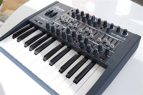 Preview: Arturia MiniBrute, Analog-Synthesizer - AMAZONA.de