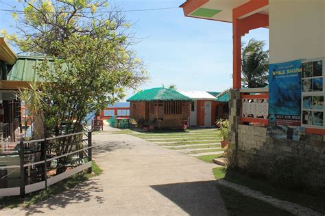 Maxvir Inn Beach Resort: Deals & Reviews (Oslob, PHL) | Wotif