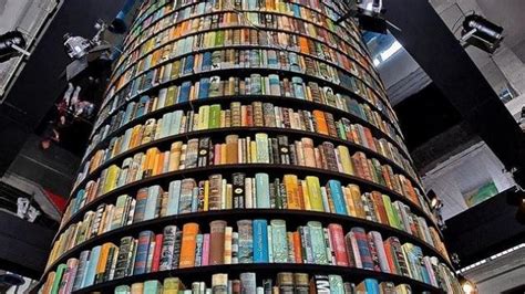 Torre Di Libri Storia Del Simbolo Del Salone Del Libro Di Torino La