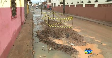 G1 Em São Luís cano estourado que alagou rua na Forquilha é