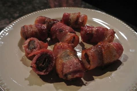 Dates Wrapped In Bacon Bacon Wrapped Dates Paleo Recipies Sausage Bears Good Food Favorite