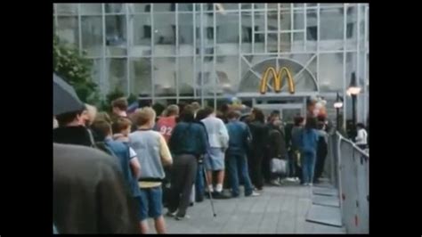 31 lat temu otwarty został pierwszy McDonald s w Polsce Tak to