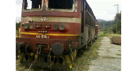 БДЖ спира от движение мръсните и потрошени вагони