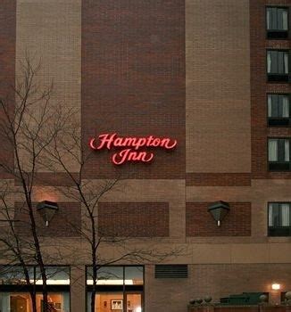 Hampton Inn Cleveland-Downtown - SixSuitcaseTravel