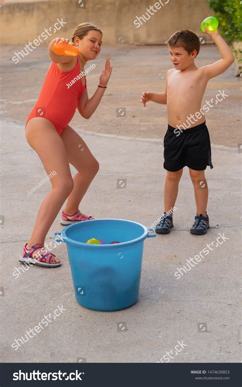 285 Kids Burst Into Laughs Images, Stock Photos & Vectors | Shutterstock