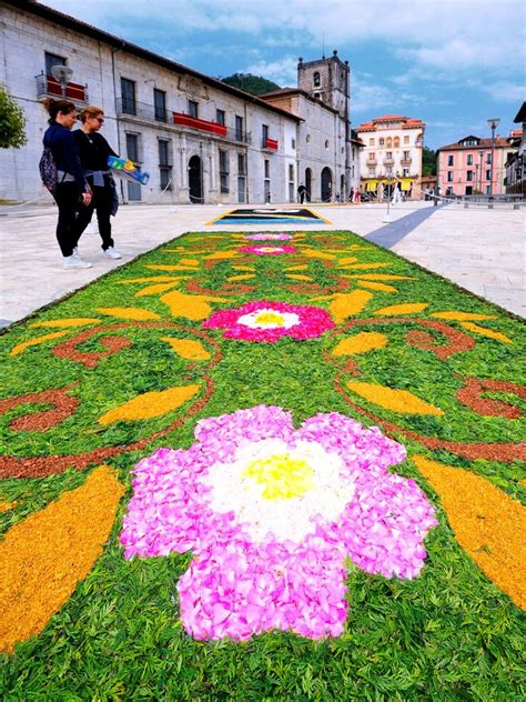 Las alfombras florales más impresionantes en la fiesta del Corpus Christi