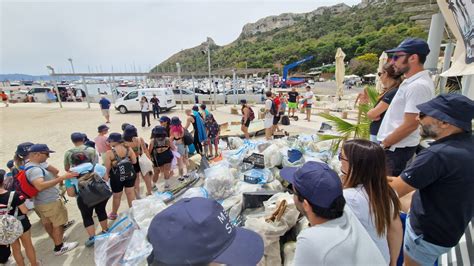 Quasi Una Tonnellata Di Rifiuti Recuperate A Terra E A Mare Questa