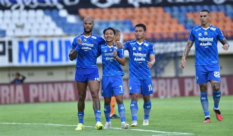 Pola Latihan Persib Berubah Di Bulan Puasa Bojan Hodak Latihan Malam Hari