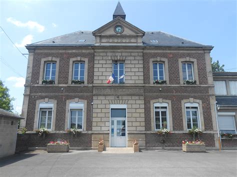 Les Lus Mairie De Montmacq