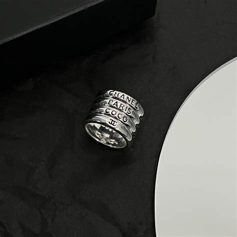 Chanel vintage ring – Fibo3Addict