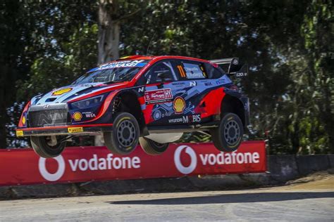 Thierry Neuville en tête après la première spéciale du Rallye du