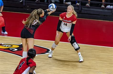 #2 Louisville Volleyball Sweeps #12 Penn State – The Crunch Zone