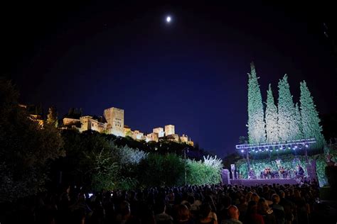 La Soprano Mariola Cantarero Se Junta Con Los Flamencos En El Palacio