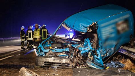 Zwei Tote Flüchtender Geisterfahrer verursacht Frontalcrash auf der A29 A1