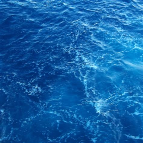 PACIFIC OCEAN The beautiful deep blue color of the Pacific Ocean. | Ocean, Beautiful ocean ...