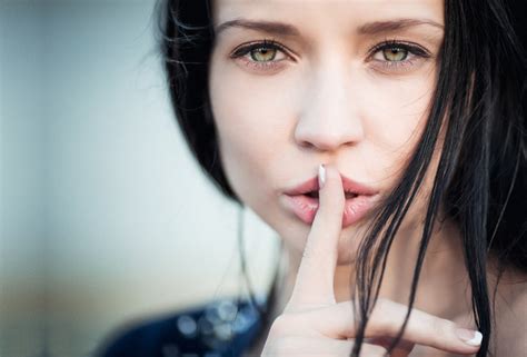 Обои Angelina Petrova Sexy Eyes Brunette на рабочий стол картинки с раздела Девушки