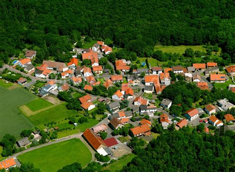 Stahlberg Von Oben Dorf Ansicht Am Rande Von Waldgebieten In