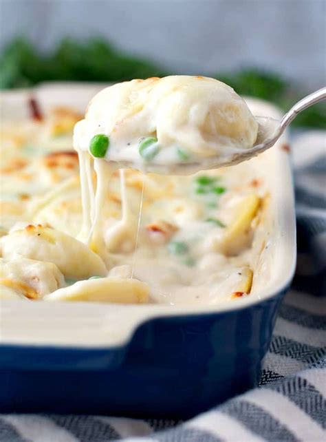 Dump And Bake Chicken And Ravioli In Alfredo Sauce The Seasoned Mom