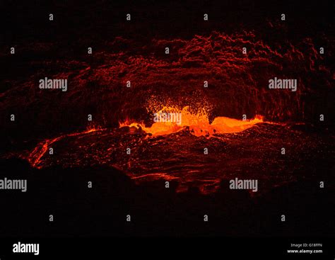 La Vida Del Lago De Lava En El Cr Ter Del Volc N Erta Ale La Regi N De