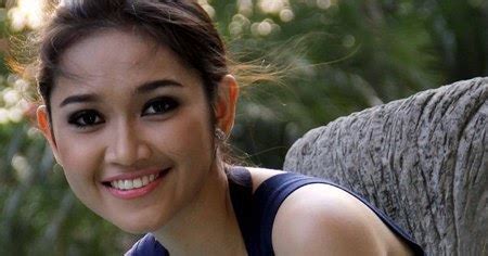 ARTIS SEKSI RIRIN SETYARINI FOTO FOTO HOT HOT FOTO FOTO HOT HOT