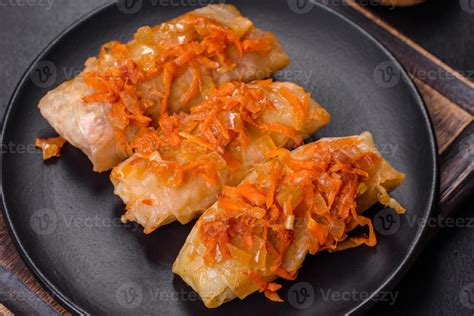 Rouleaux De Chou Farcis Au Boeuf Hach Et Riz La Sauce Tomate